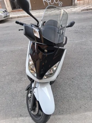 Yamaha Xmax 250cc