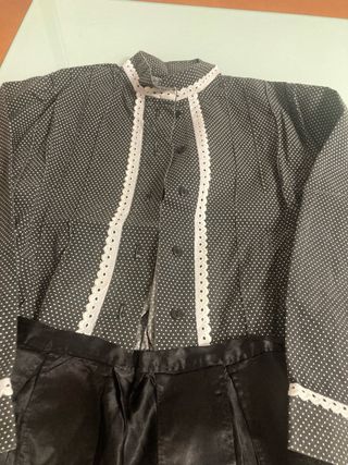 Traje Arrantzalzal neska gris y blanco