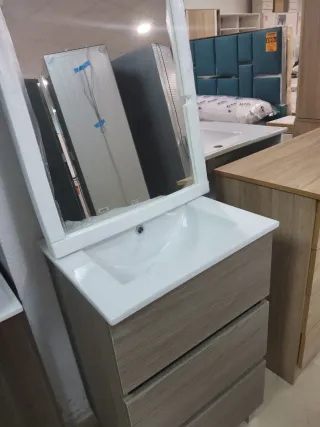 Mueble de baño con espejo