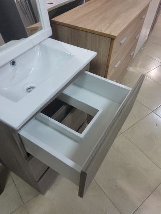 Mueble de baño con espejo