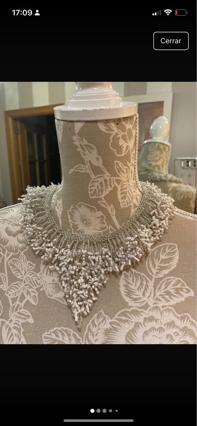 Collar de cuentas plateado y blanco. Isla Mauricio