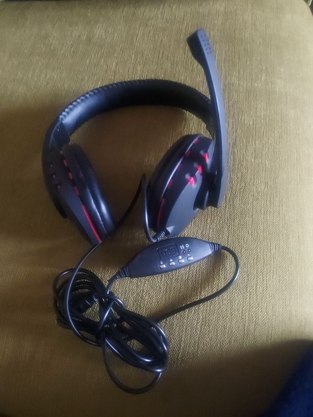Cascos gaming con micrófono USB