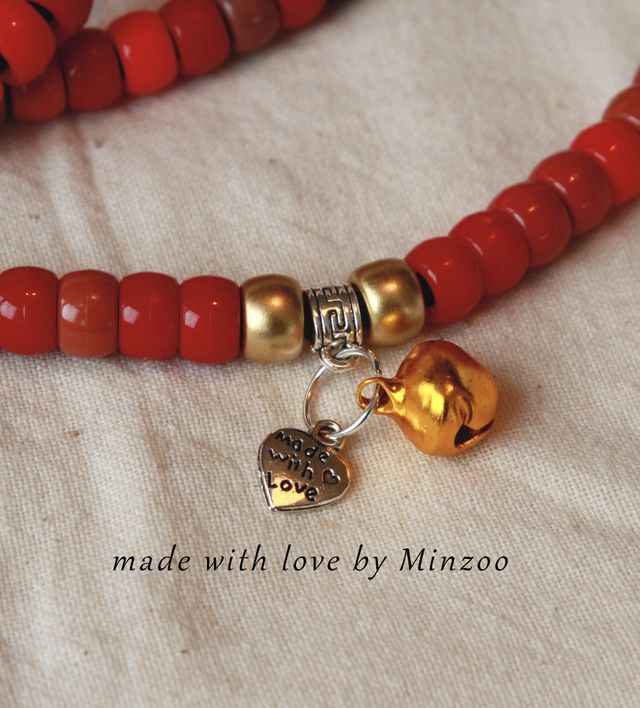 Collar caballo relajante con cascabeles