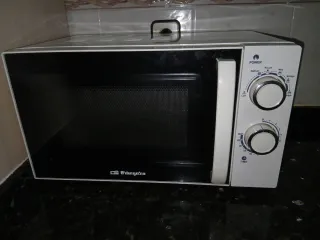Microondas Orbegozo 21L Blanco