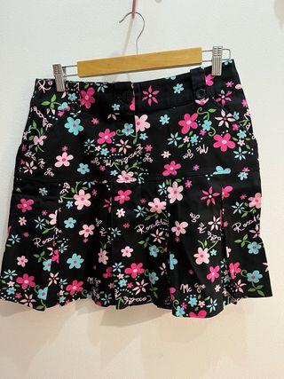 Falda Rosalita McGee floral negra
