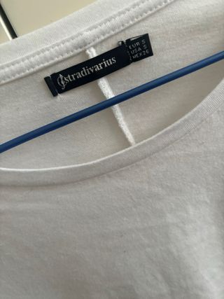 Camiseta oversize Zara blanca y negra