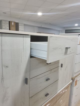 Mueble aparador madera blanco y marrón