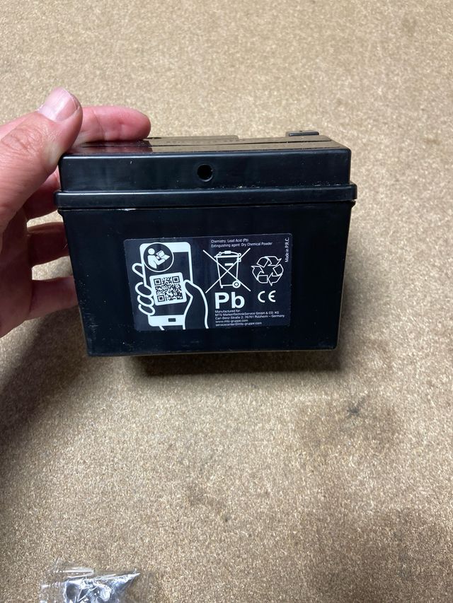 Batería para motocicleta 4Ah 120A 12V