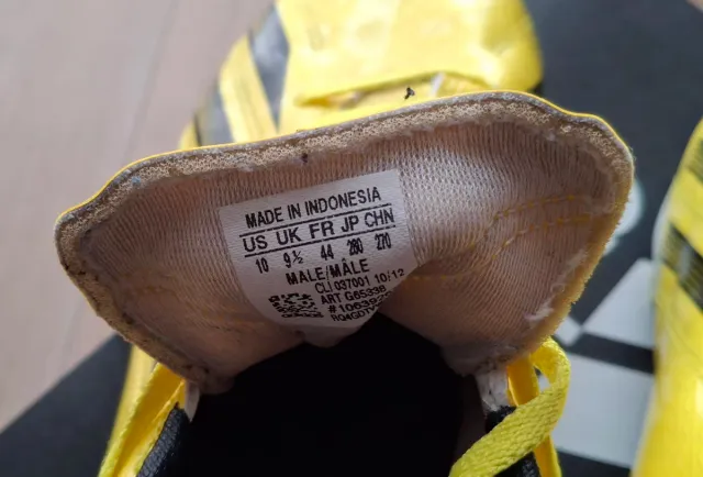 Botas de fútbol Adidas amarillas