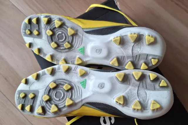 Botas de fútbol Adidas amarillas