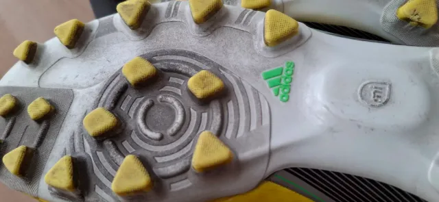 Botas de fútbol Adidas amarillas