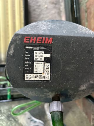 Acuario grande con soporte