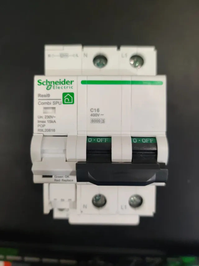 Disyuntor Schneider Electric C16
