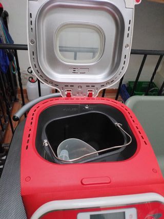 Panificadora Moulinex Uno Blanca y Roja