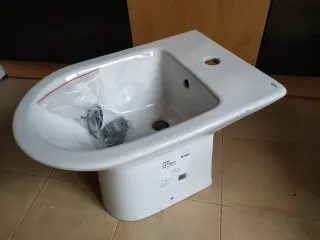 Bidé Gala Aris con anclajes y desagüe