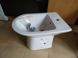 Bidé Gala Aris con anclajes y desagüe