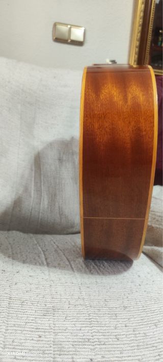 Guitarra Admira MD Sevilla con maletín acolchado