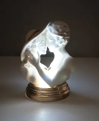 Lume con scultura coppia innamorati Italia Griffe