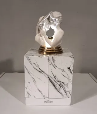 Lume con scultura coppia innamorati Italia Griffe