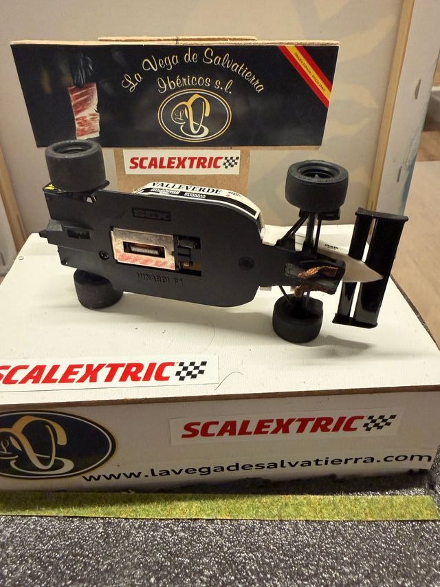 Coche Scalextric SCX Beta 24 Minardi