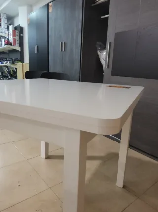 Mesa libro Zora blanca