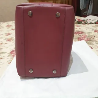 Borsa Tous pelle bordeaux piccolo difetto sotto