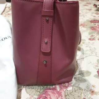 Borsa Tous pelle bordeaux piccolo difetto sotto