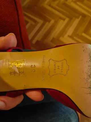 Zapatos de tacón Emilio Badiola rojos