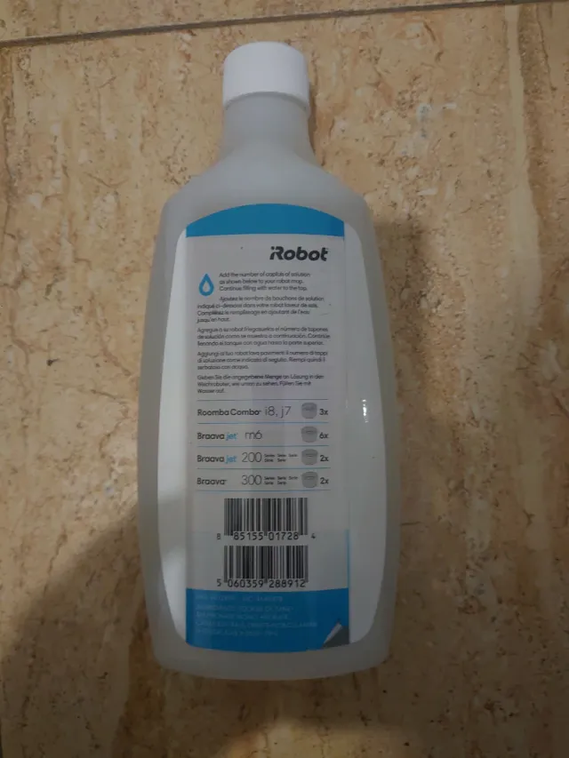 Soluzione di pulizia robotizzata per pavimenti duri