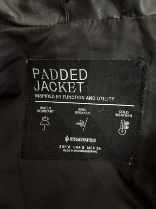 Cazadora efecto piel negra