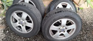 Llantas originales Volvo 15 pulgadas con neumático