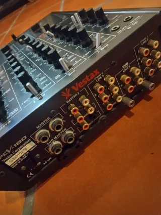 Mesa de mezclas Vestax PCV-180
