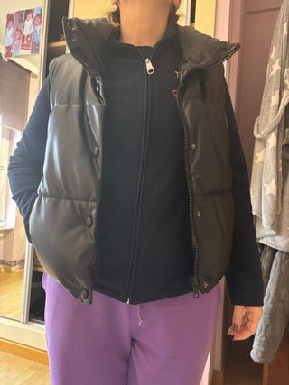 Chaleco efecto piel negro