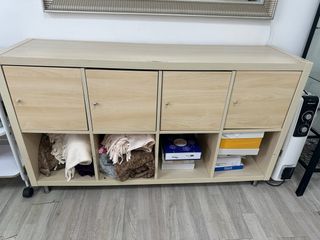 Estantería modular de madera y tela
