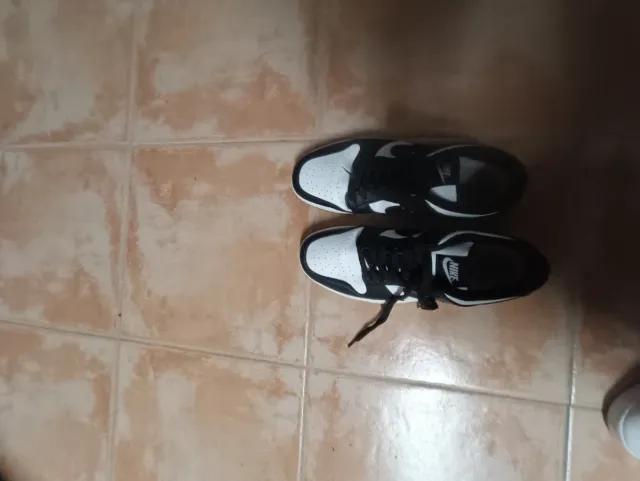 Zapatos Nike Negros y Blancos