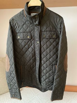 Cazadora acolchada verde oliva