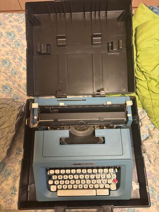 Máquina de escribir Olivetti Studio 46