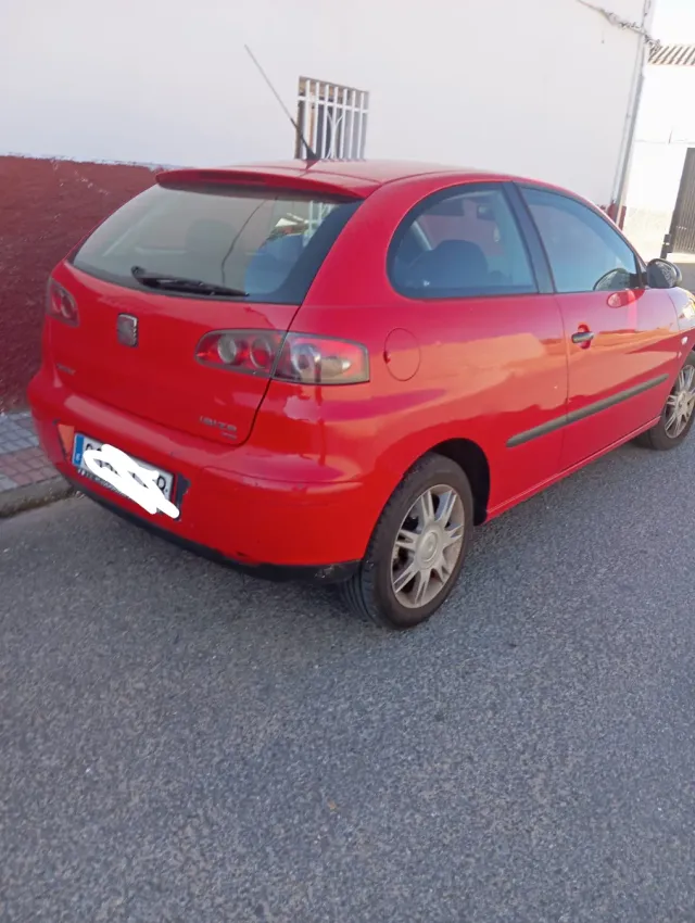 Se  vende o cambia SEAT Ibiza 2003