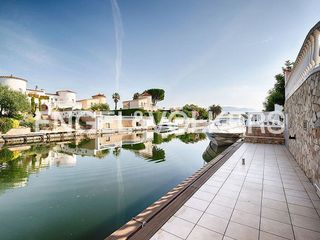 Chalet en venta en Empuriabrava en Castelló d´Empúries