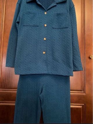 Set Rebeca e pantaloni in maglia blu petrolio