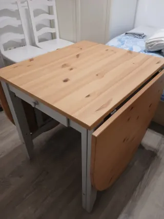 Mesa de cocina madera sin estrenar.