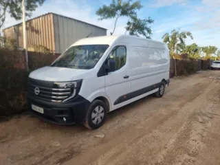 Furgoneta para mudanzas y portes