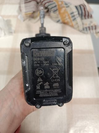 Atornillador de Impacto DeWalt DCF815 + Batería