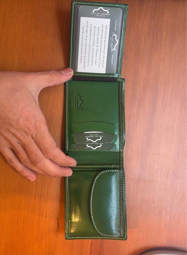Cartera de piel verde para hombre