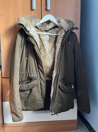 Abrigo Zara verde militar forro peluche