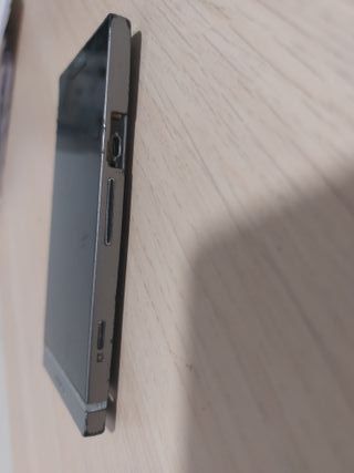Teléfono Sony Xperia Negro/Plateado