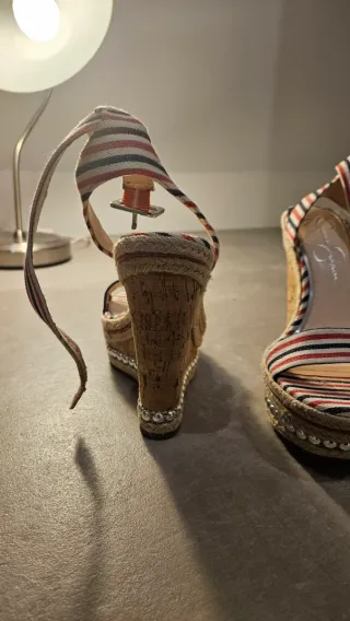 Sandalias cuña Jessica Simpson rayas