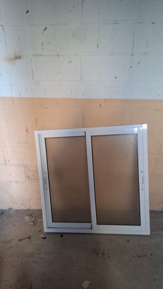 Ventana aluminio 1m x 1m