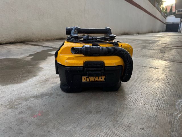 Aspirador Dewalt a Batería (Sin Batería)