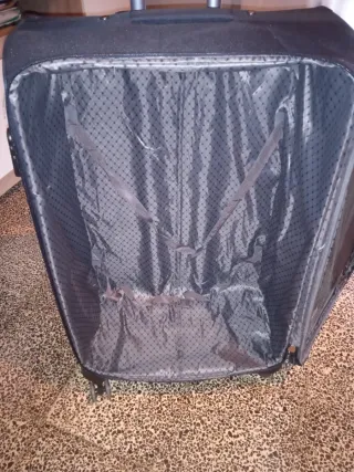 Maleta de viaje azul oscuro